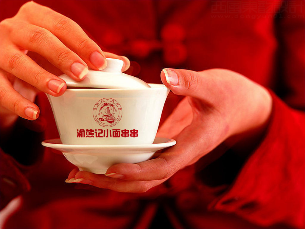 渝熊記小面串串logo設(shè)計應(yīng)用效果