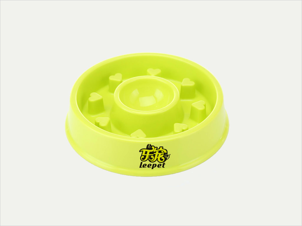 樂寵寵物用品店連鎖機(jī)構(gòu)logo設(shè)計黃底應(yīng)用效果