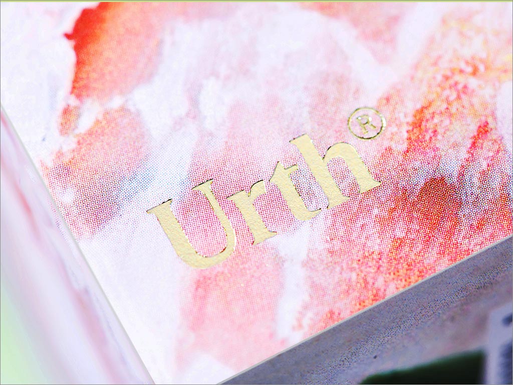 Urth化妝品外盒包裝設(shè)計(jì)局部特寫(xiě)