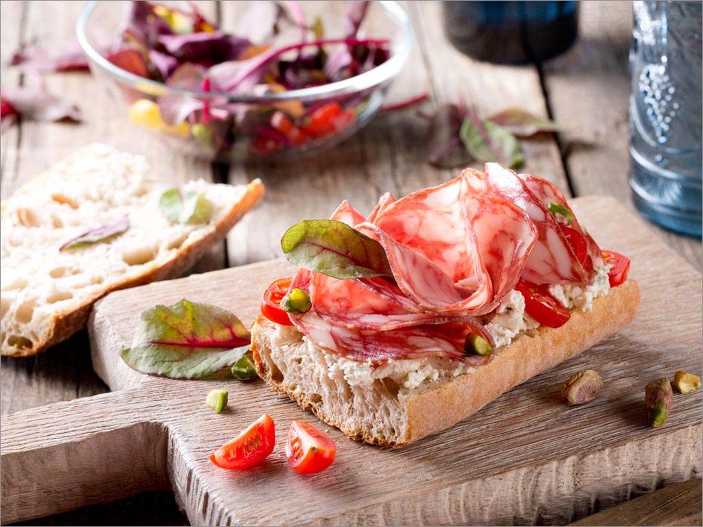 俄羅斯Klinsky火腿香腸培根肉類(lèi)食品包裝設(shè)計(jì)之產(chǎn)品實(shí)物攝影