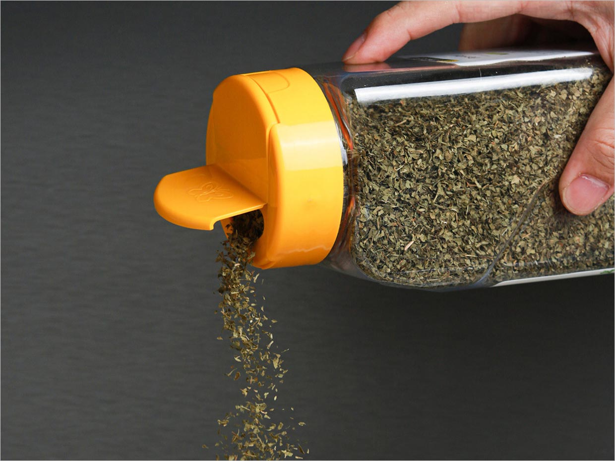 印度尼西亞Koepoe Koepoe調(diào)味料瓶簽瓶型設(shè)計之實物展示